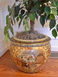 Asian porcelain jardiniere