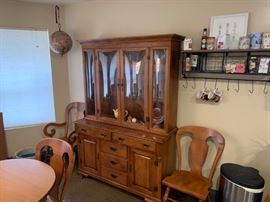 Tell City young Republic, China Cabinet with bubble glass