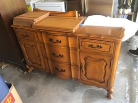 China Cabinet Bottom