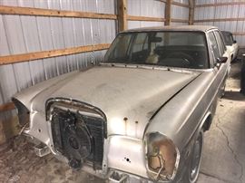 1971 Mercedes 280se with  factory 4.5 liter 