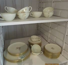 Lenox gold wheat dishes