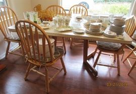 kitchen table and chairs