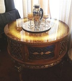 Hollywood Regency lamp table is spectacular.  So is that martini set!