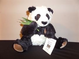 steiff giant panda L.E. of 1500