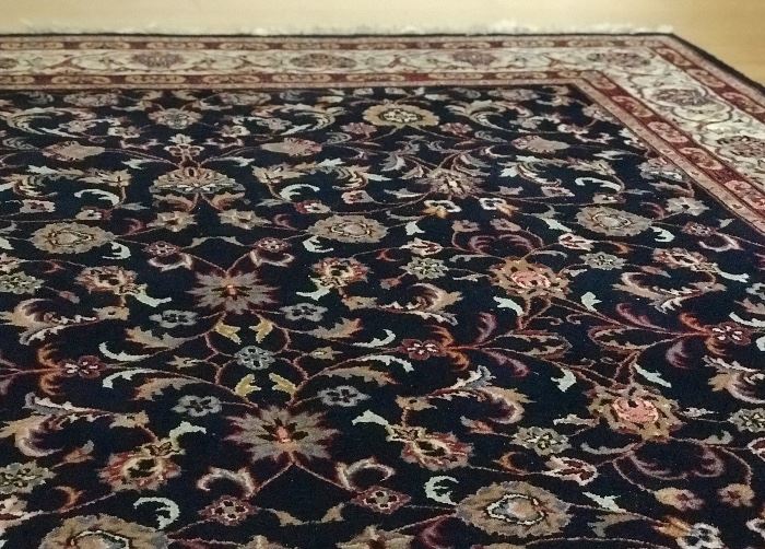 Beautiful large area rug in supreme condition