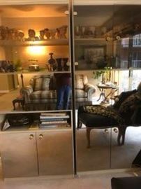 2 Glass and mirrored vintage 70s style display and entertainment cabinets https://ctbids.com/#!/description/share/108219