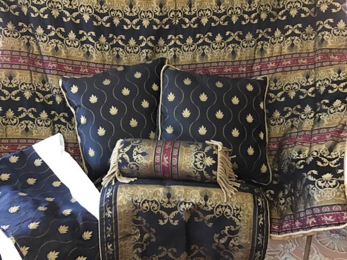  7 Piece Queen Comforter Set and Decorative Pillows https://ctbids.com/#!/description/share/108215