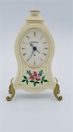 Small mantle clock