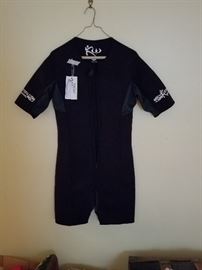 #23 Kutting Weight wet suit size medium  $10.00