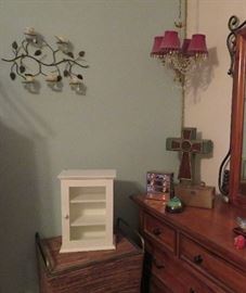 Swag lamp, vintage handbag