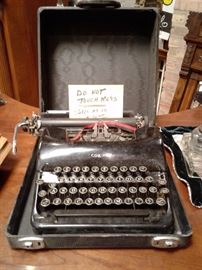 vintage typwriter
