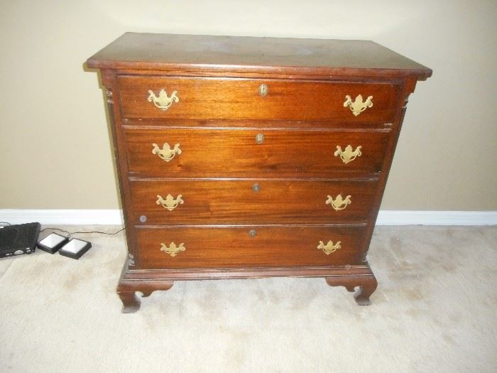 Chippendale mid size chest of drawers