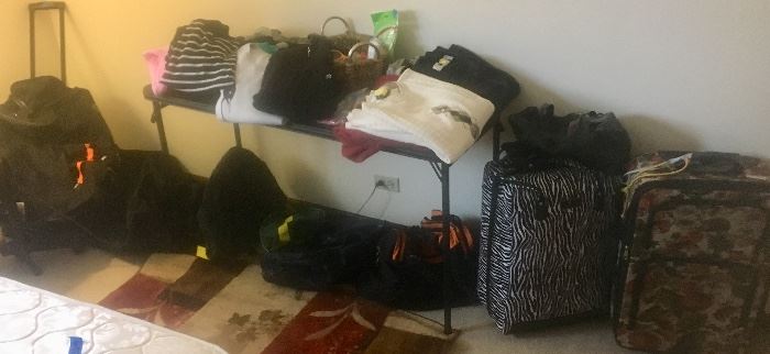 Suitcases & dufflebags
Golf club travel cover bag