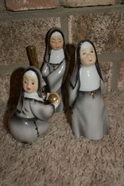 LEFTON NUNS PLAYING BASEBALL