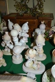 PRECIOUS MOMENTS-CLOWNS