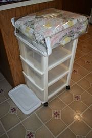 STORAGE CONTAINER, QUILT