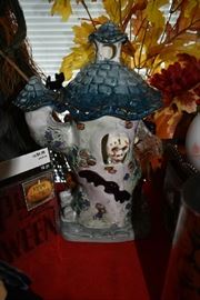 CERAMIC HALLOWEEN CANDLE HOLDER