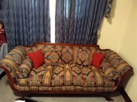 Vintage love seat in mint condition! 