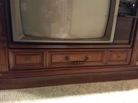 Vintage RCA 24 inch TV counsel. Wooden cabinet in excellent condition. Works great.