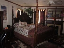 THOMASVILLE FOUR POSTER KING BEDROOM SUITE