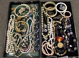  Large Selection of Custom Jewelry – auction estimate $10-$30 