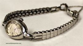  Vintage 10k RGP Bezel Gruen Ladies Watch

auction estimate $40-$100 