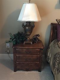 Ethan Allen french country end table