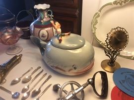 Daisy egg beater. Vintage cookie jar.
