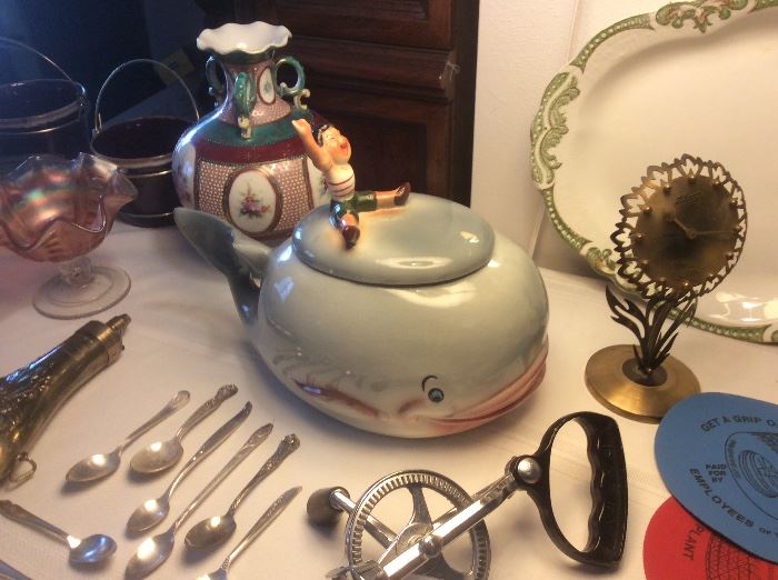 Daisy egg beater. Vintage cookie jar.