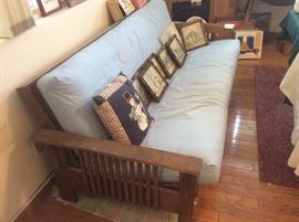 Oak futon