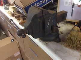 Large vise. Old