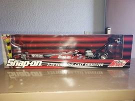 #318: Snap-on "Doug Herbert" Dragster Die-Cast 1:24 Scale
Snap-on "Doug Herbert" Dragster Die-Cast 1:24 Scale