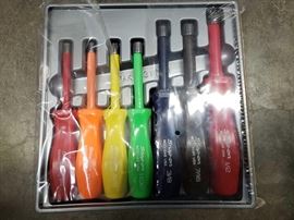 #519: Snap-on Tools 6 Piece Nut Driver Set Model PAK431700
Snap-on Tools 6 Piece Nut Driver Set Model PAK431700