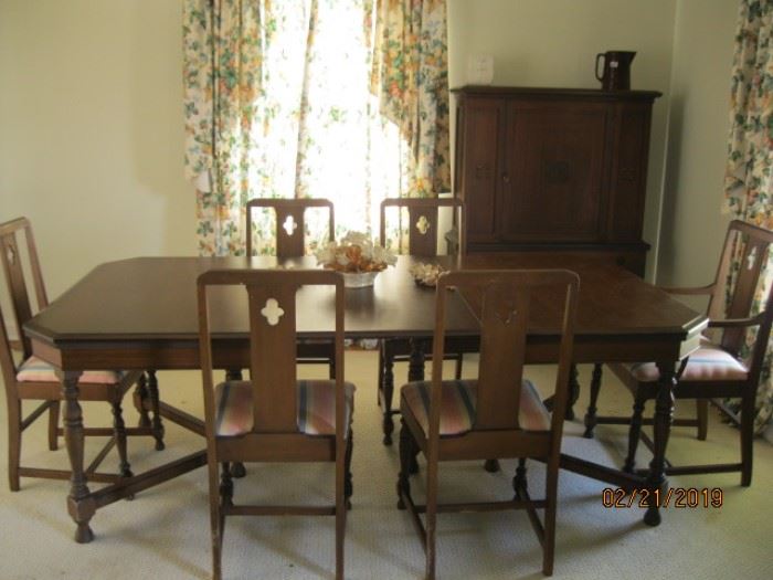Depression Era Tudor Revival Dining Table/ 6 Chairs
