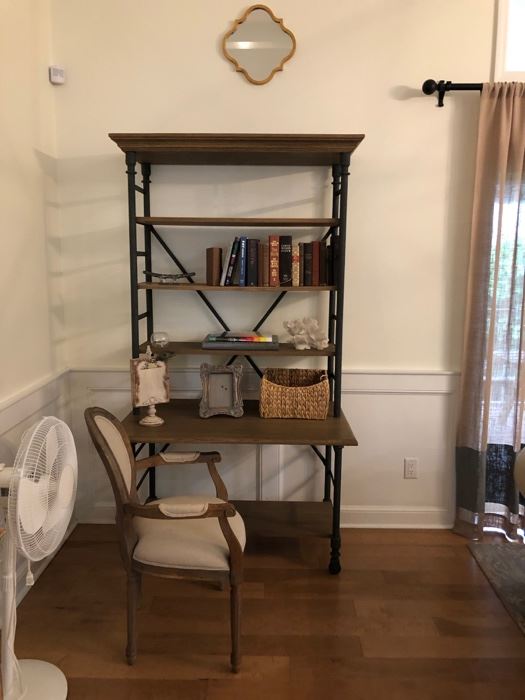 Bookcase/etagere