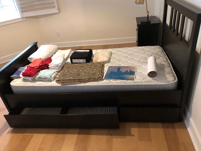 Single Bed with Drawer