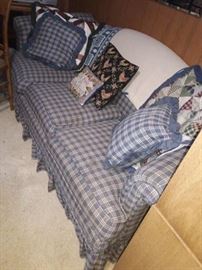 Sweet Country Sofa... no animals in the home.