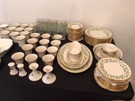 Lenox holiday dimension collection 93 piece set 