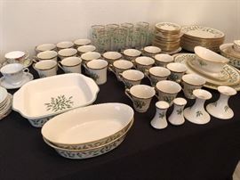 Lenox holiday dimension collection 93 piece set 