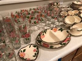 Vintage franciscan ware desert rose USA & Portugal 157 pieces 