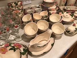 Vintage franciscan ware desert rose USA & Portugal 157 pieces 