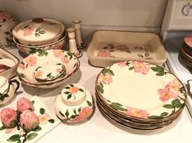 Vintage franciscan ware desert rose USA & Portugal 157 pieces 