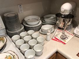 kitchenaid artisan 5-qt. stand mixer white   