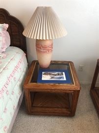 Oak/Glass End Table Night stand #2    21x26x26in    HxWxD
