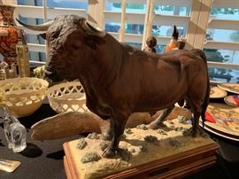 VS Algora Toro De Lidia Espanol Castano Porcelain Bull   