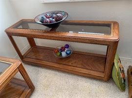 Oak/Glass Sofa Table    26x54x16in    HxWxD
