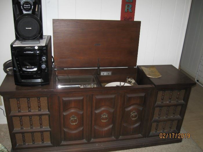 Zenith console and stereo set