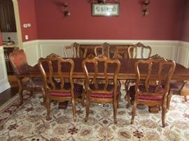 ETHAN ALLEN DINING TABLE WITH 8 CHAIRS, 2 LEAVES AND SIDEBOARD