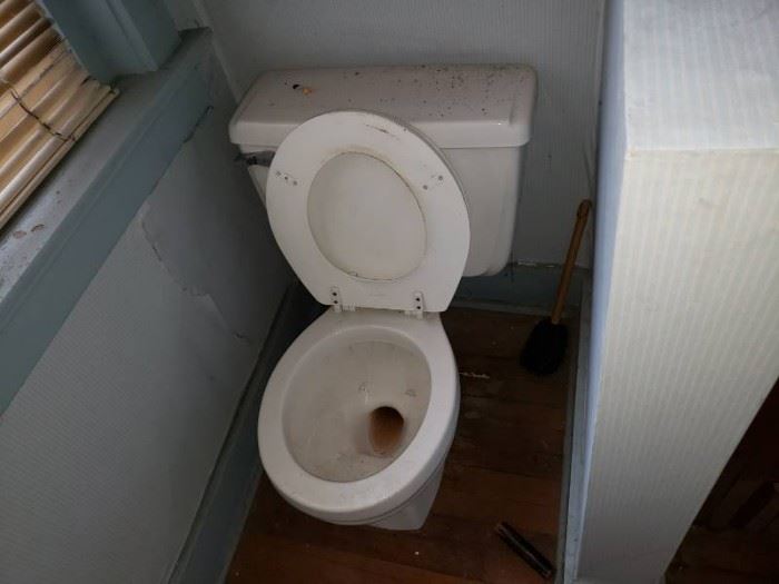 Contents of Bathroom..