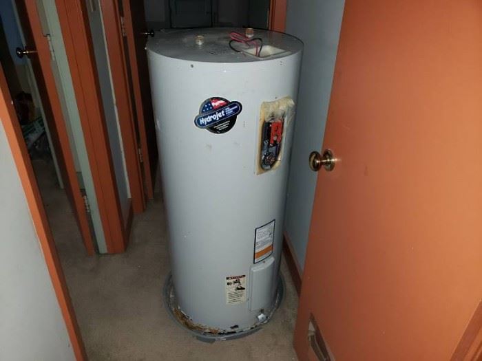Hot water heater